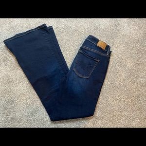 American Eagle // Hi-Rise Flare Jeans // Like new